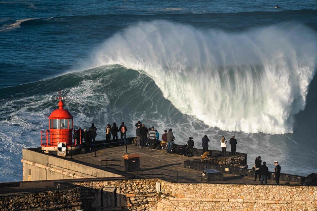 Massive Nazarè wave breaking